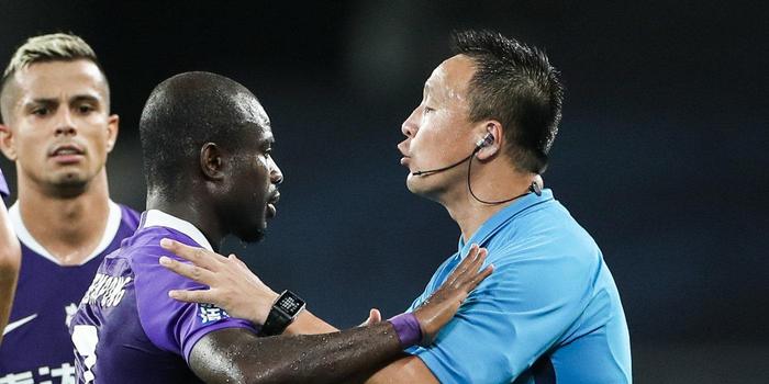  VAR争议判罚引发主帅集体炮轰  